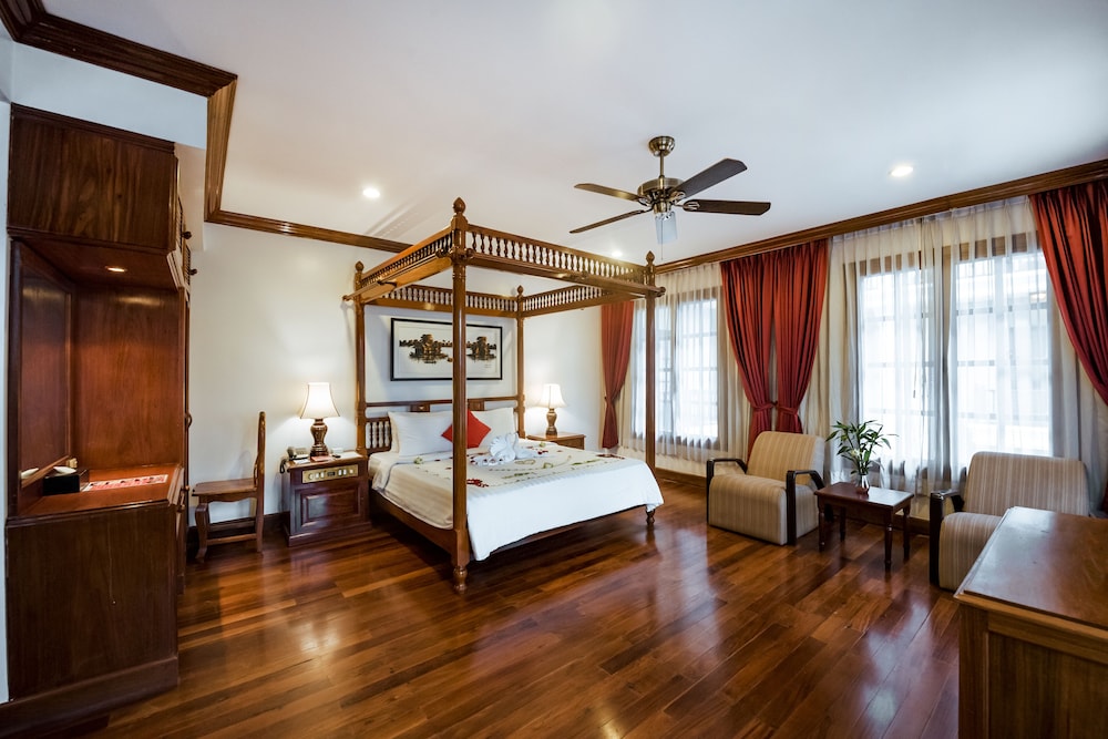 Royal Crown Hotel & Spa 38/70