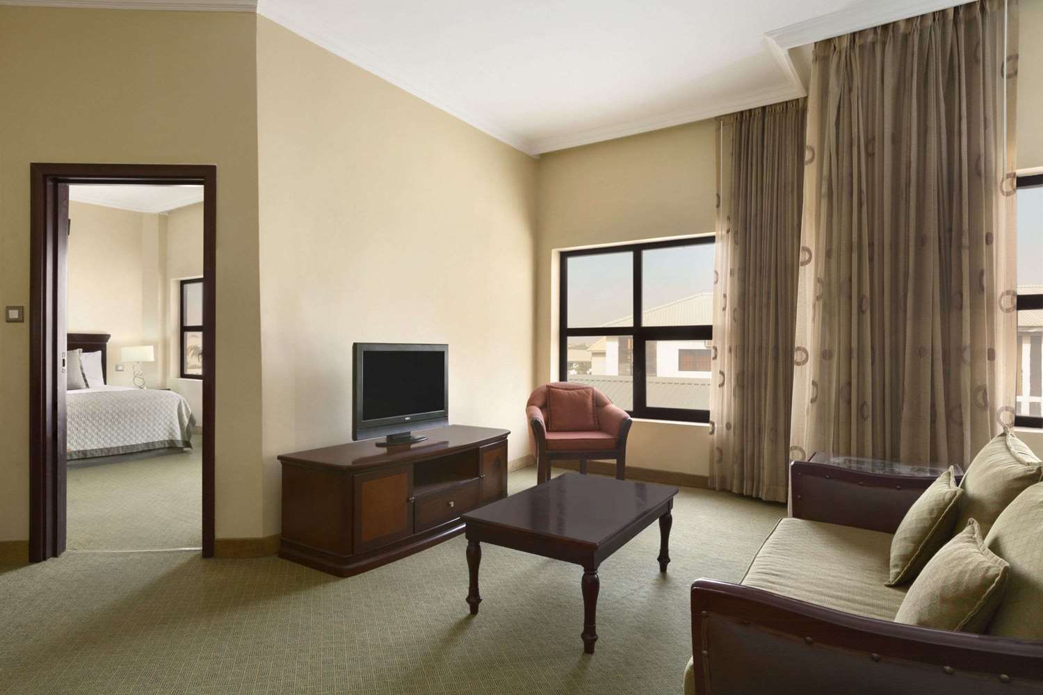 Hawthorn Suites By Wyndham Abuja 8/31