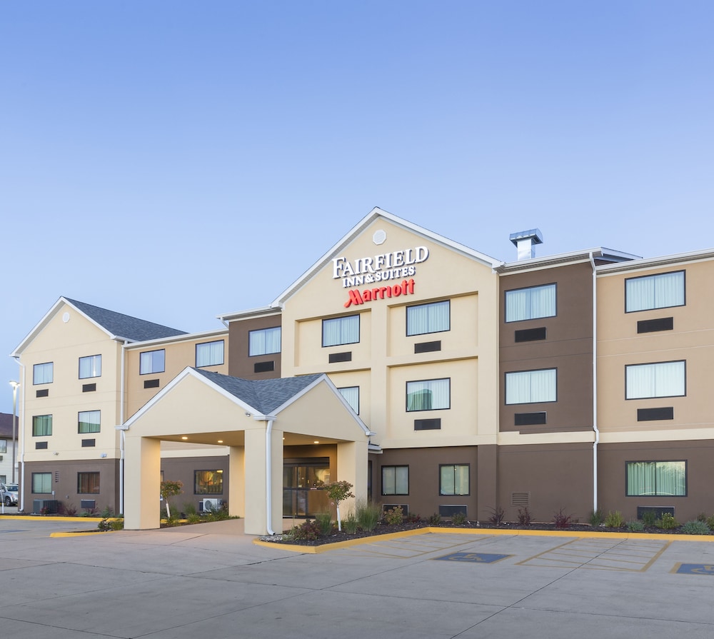 Fairfield Inn & Suites Galesburg 1/22