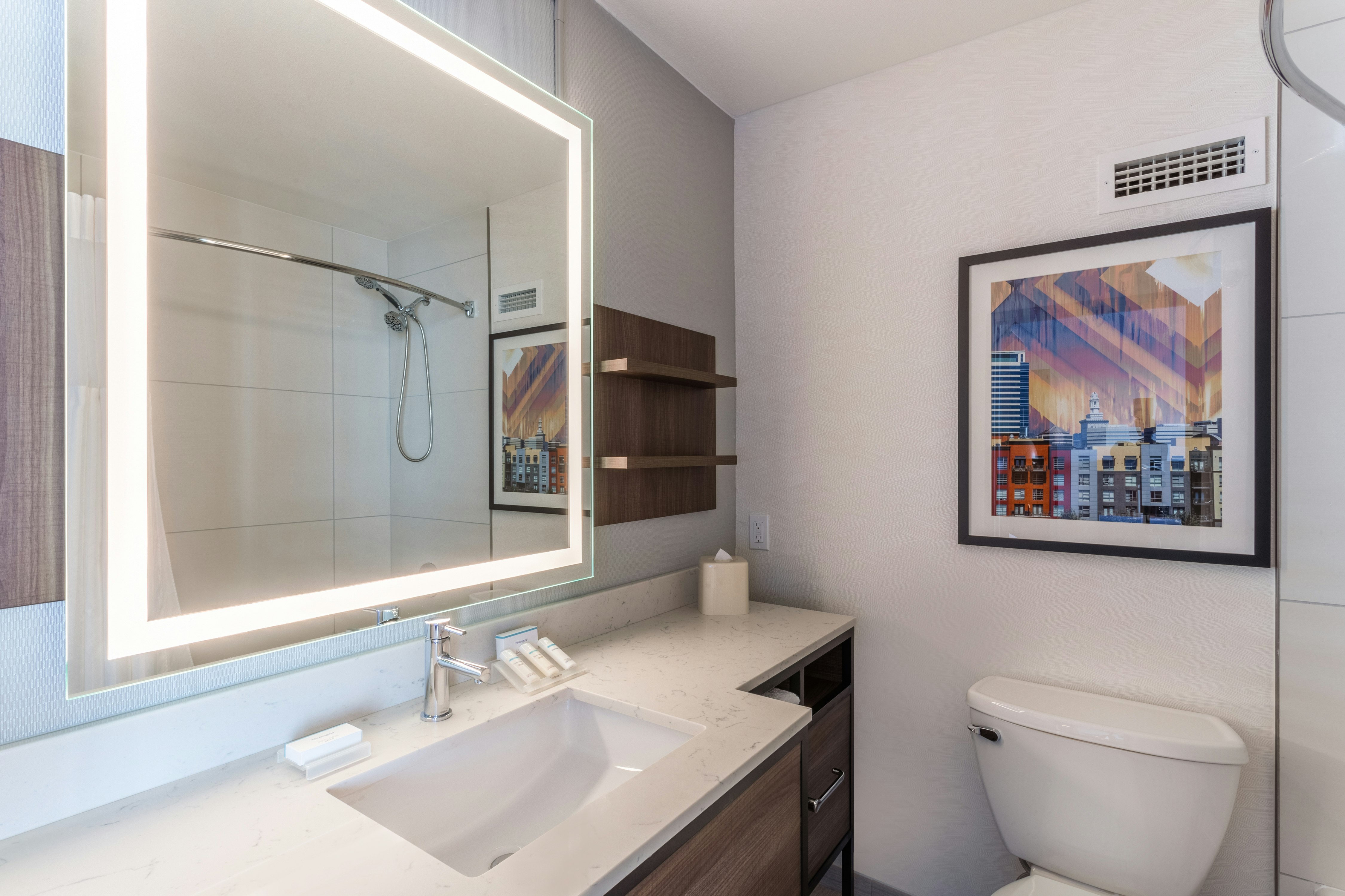 2 Rooms, Suite, King Bed, Bay Side