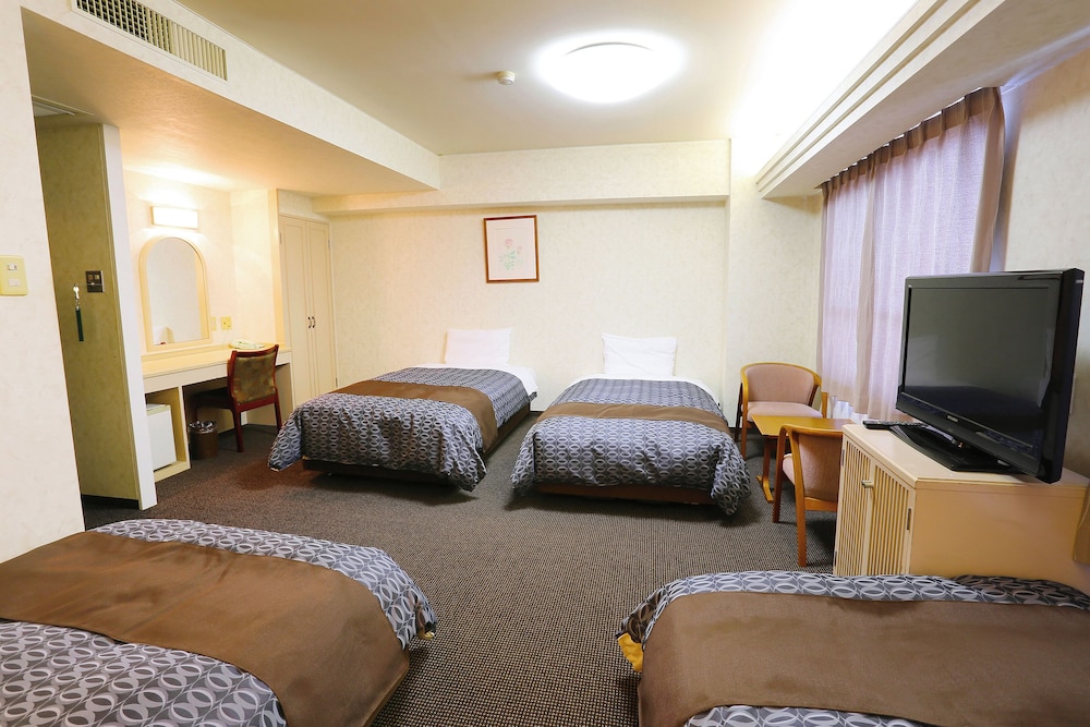 FAMILY, QUADRUPLE, 4 BEDS