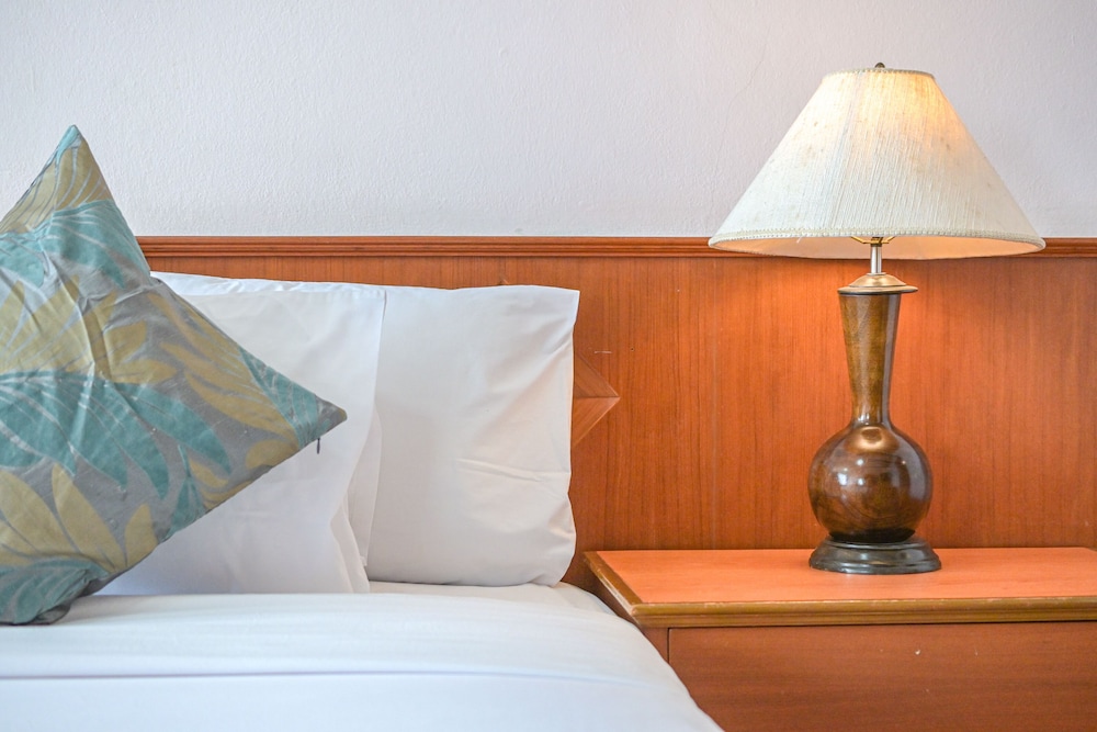 Rattana Park Hotel 68/98