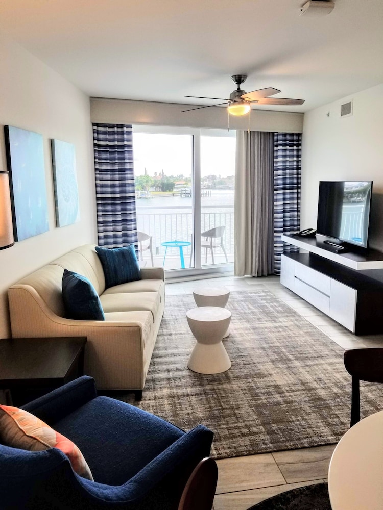 Provident Oceana Beachfront Suites 44/77