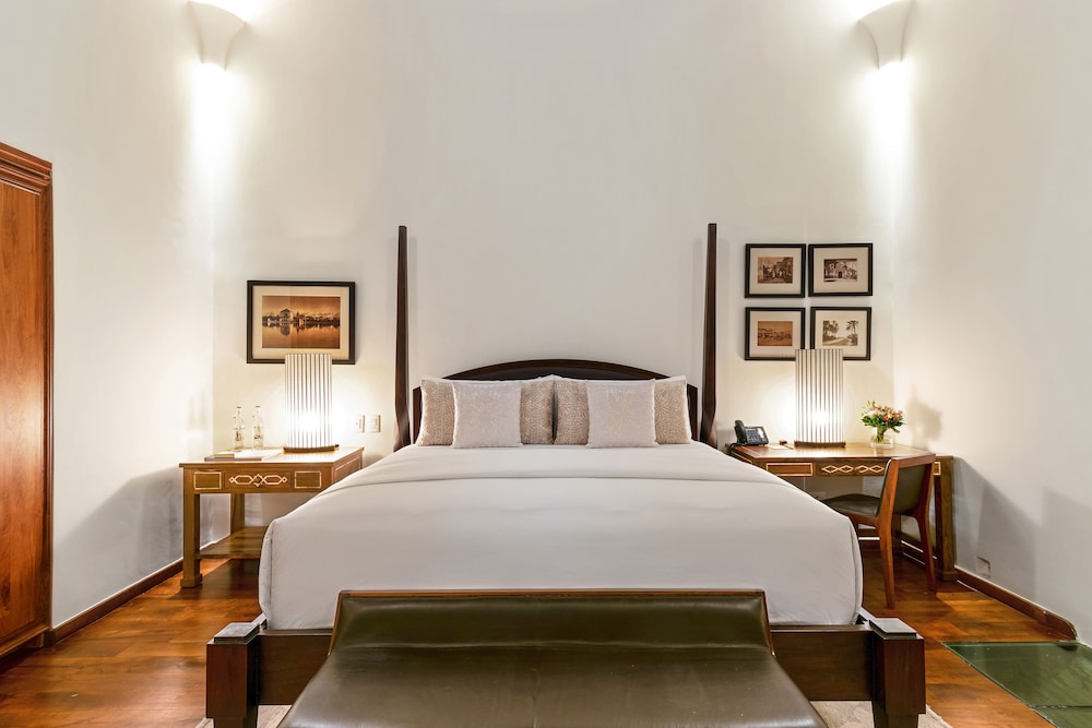 Hotel Casa Blanca 7 23/68