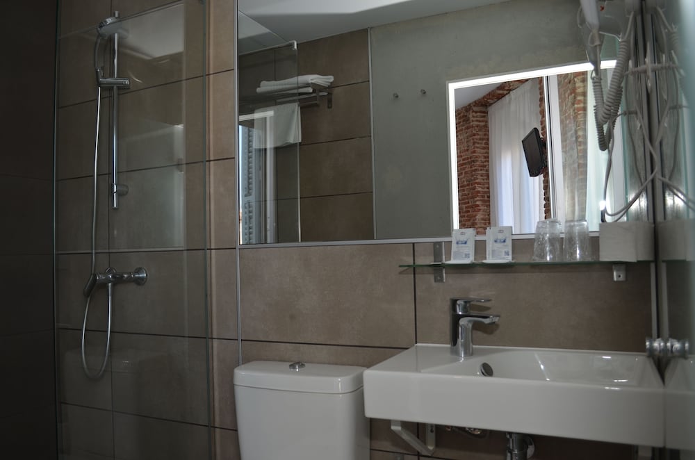 Hostal San Lorenzo 46/50