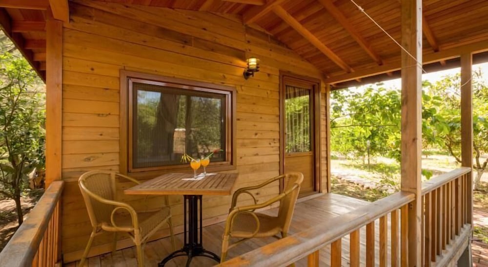 Secret Garden Bungalows & Tent Hotel 15/26