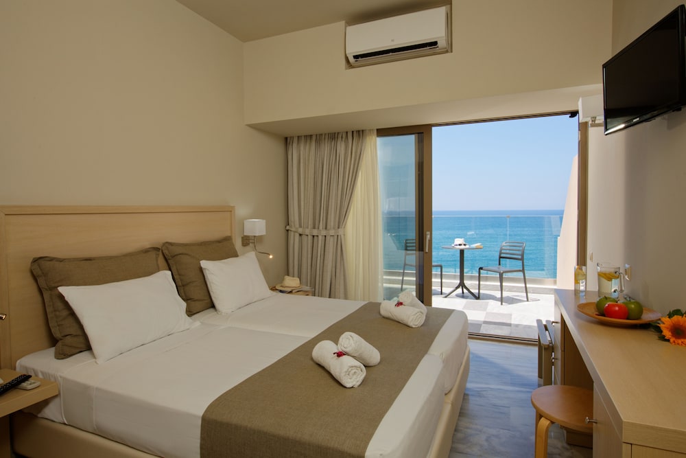 STUDIO SUPERIOR SEA VIEW