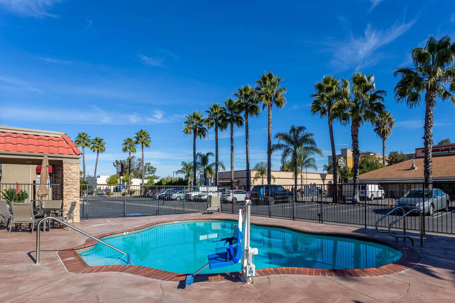 Econo Lodge Inn & Suites Escondido Downtown 45/48