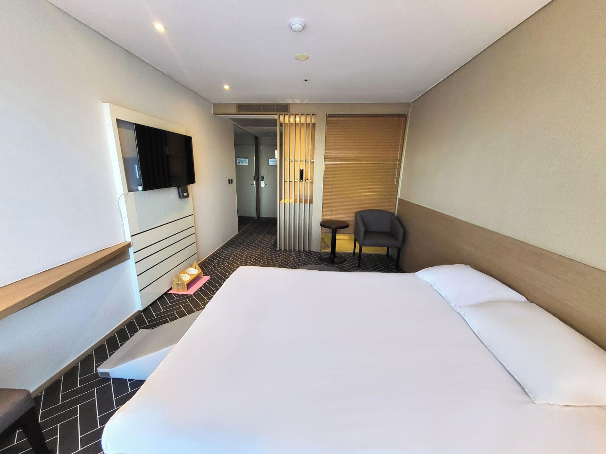ROOM, DOUBLE BED, PET FRIENDLY