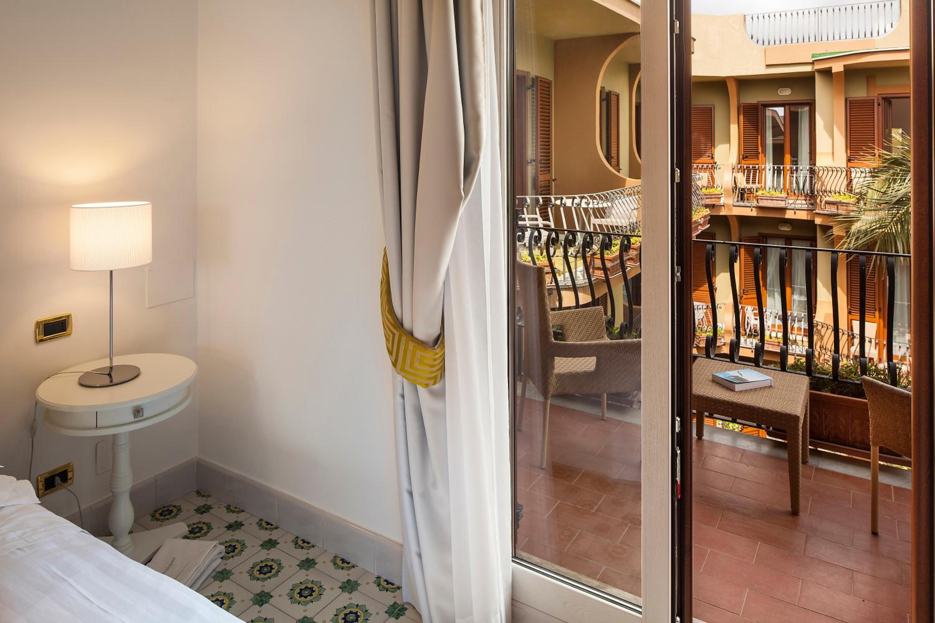 غرفة كومفورت بسرير مزدوج، Albergo San Montano 7/7