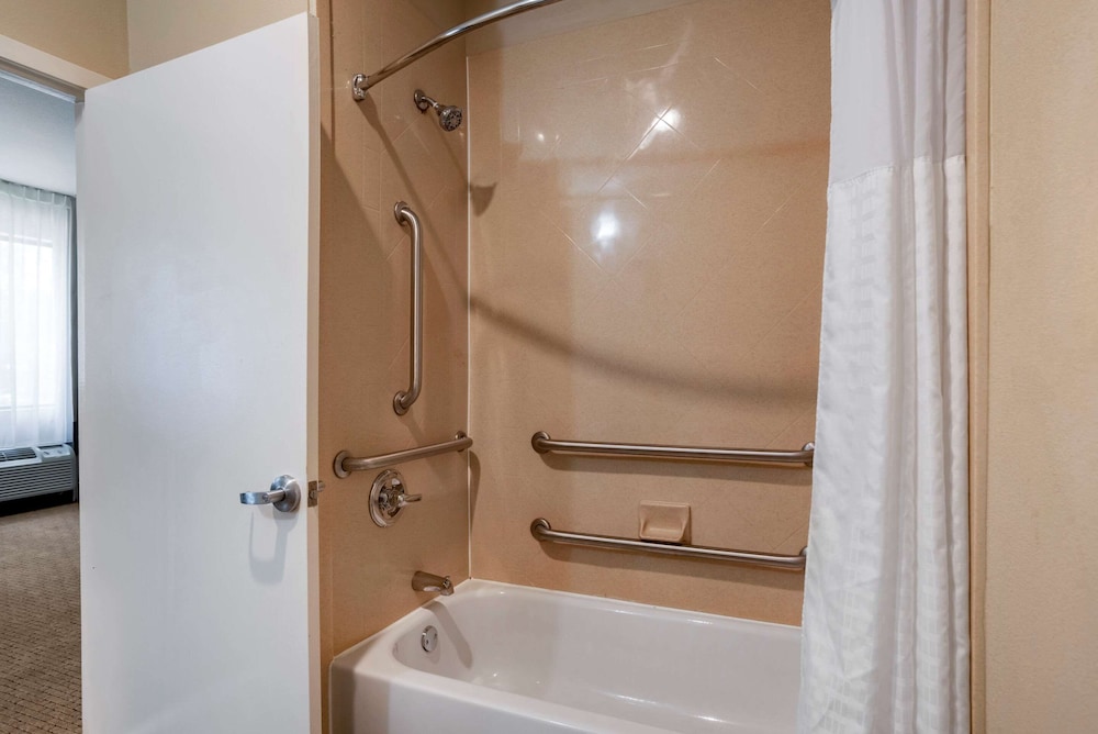Comfort Suites Mobile West Tillmans Corner 38/40