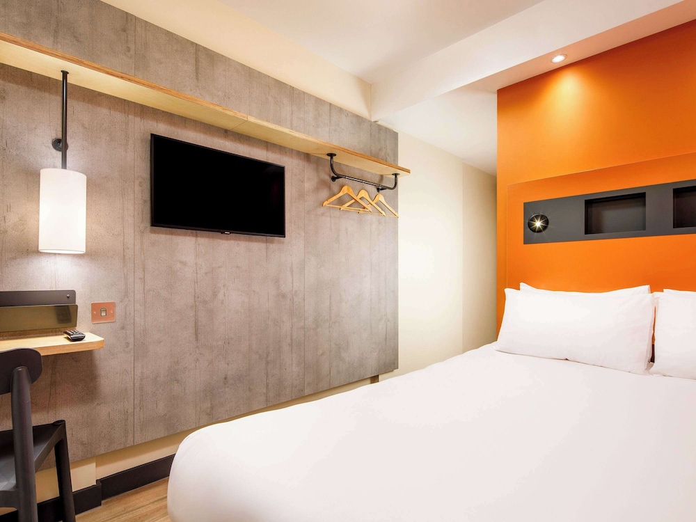 ibis budget Manchester Airport 16/48