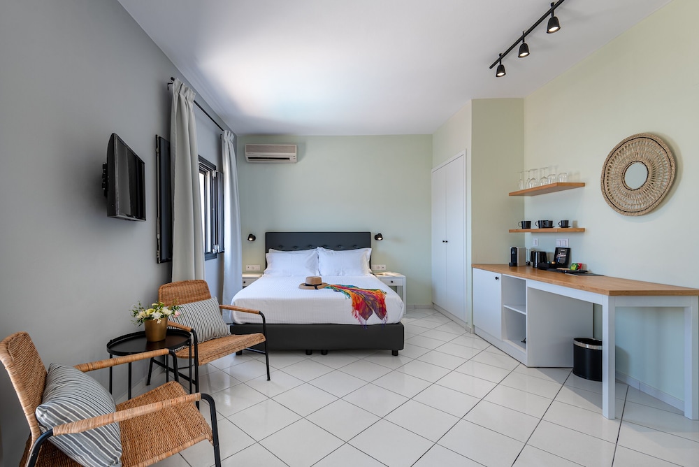 ROOM, QUEEN BED, SEA VIEW