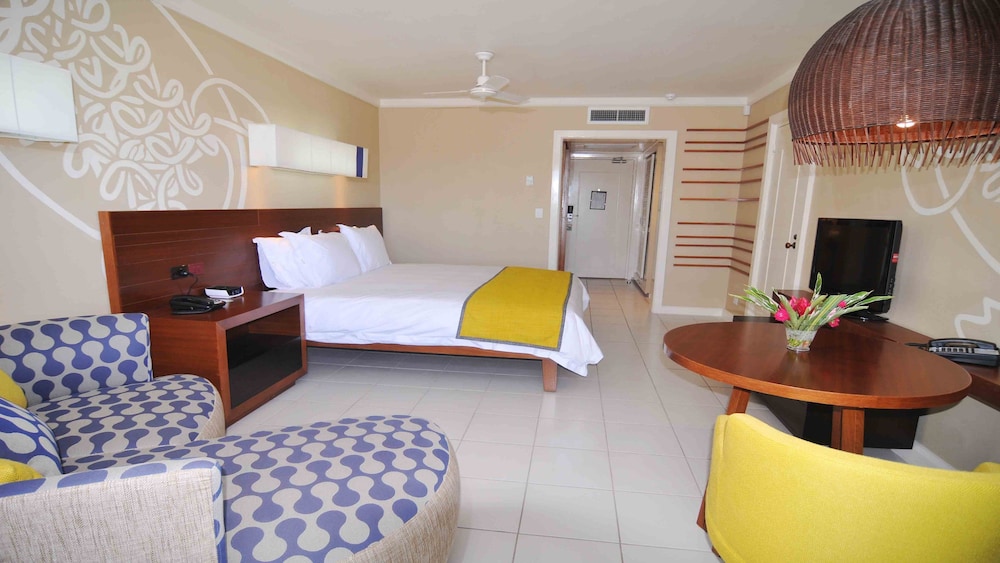 Holiday Inn Resort Vanuatu 12/61