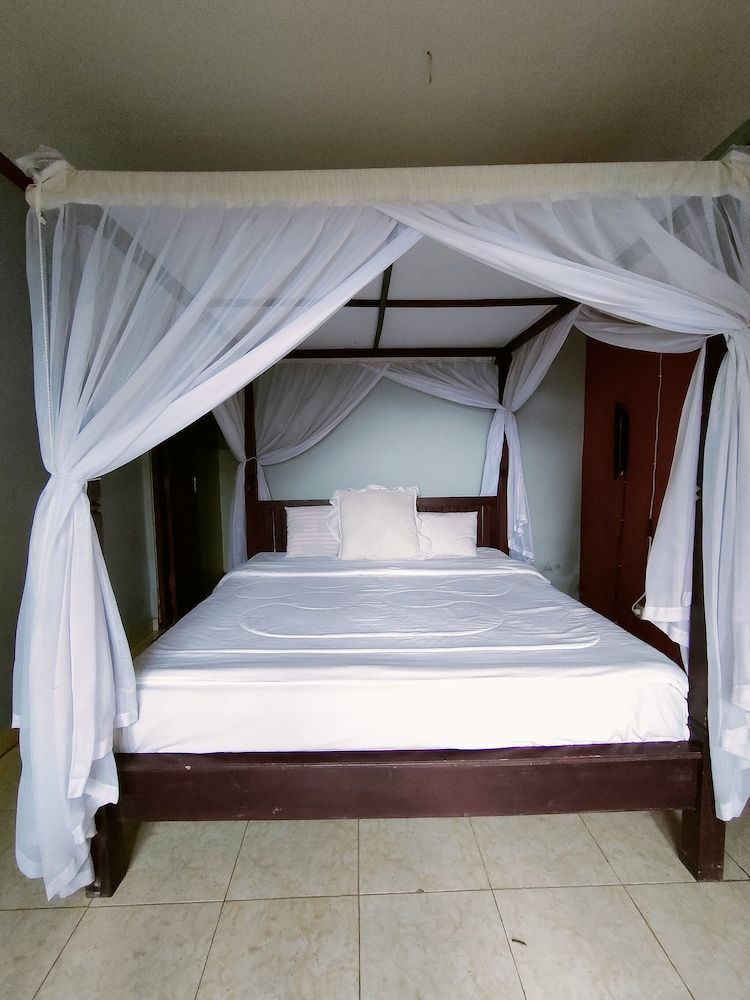 Rising Star Beach Resort 20/50