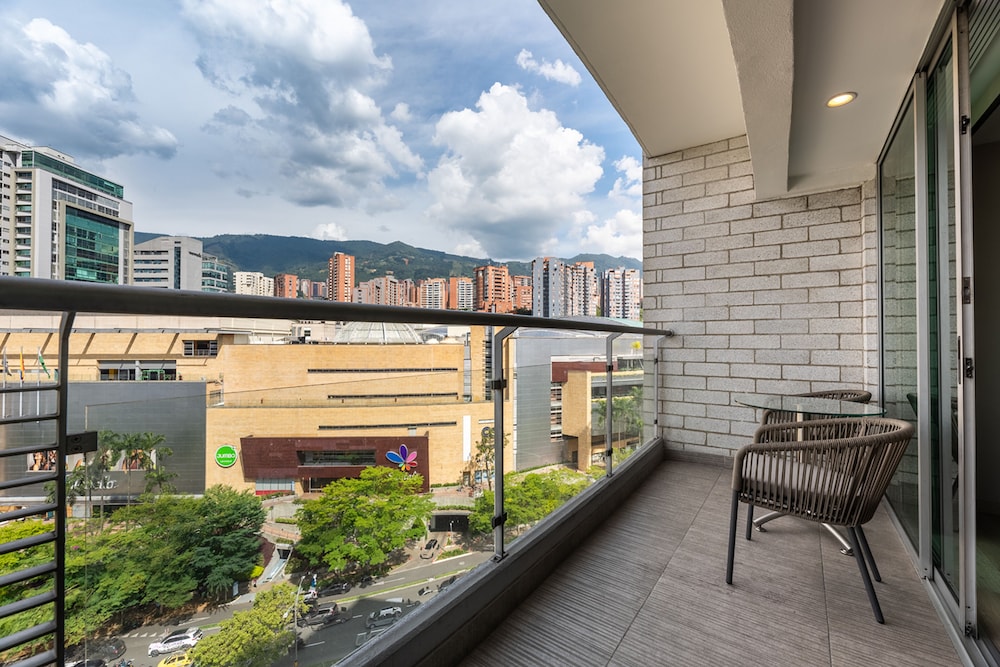 Estelar Medellin Apartaments 43/49
