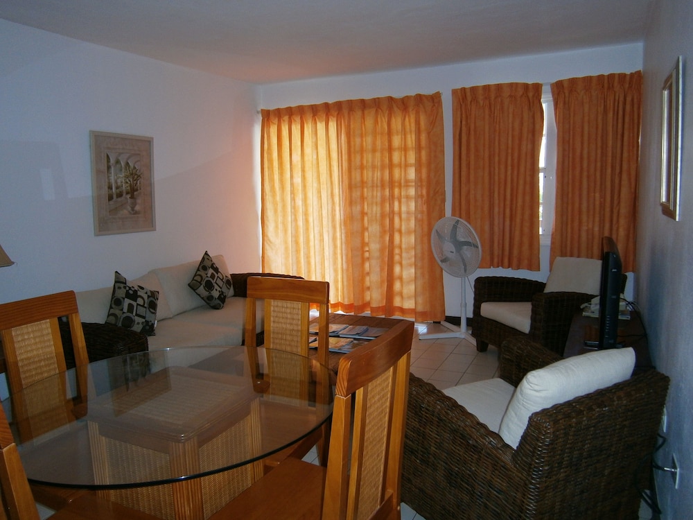 Lesperance Hotel 28/46