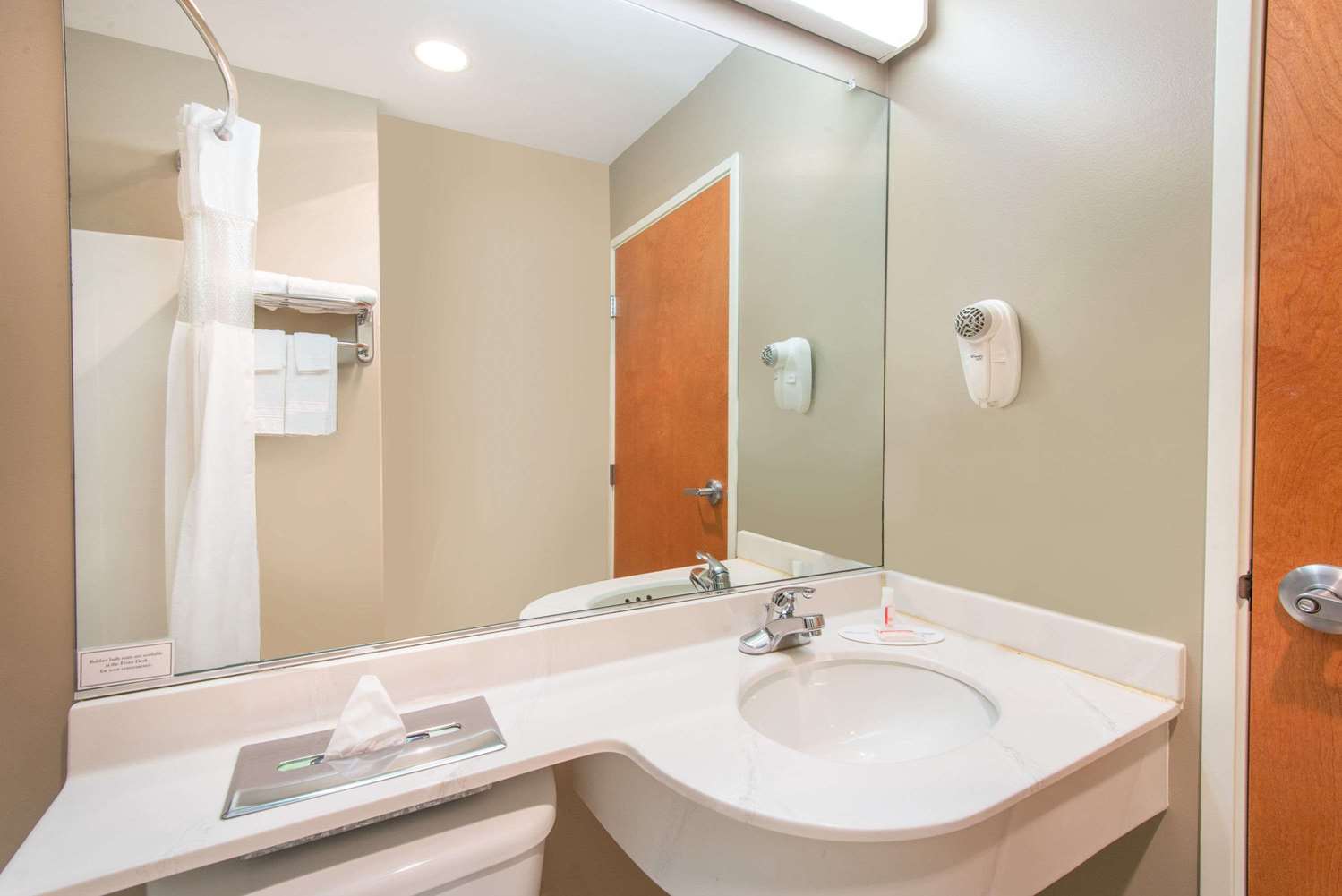 Microtel Inn & Suites By Wyndham Hazelton/Bruceton Mills 13/15