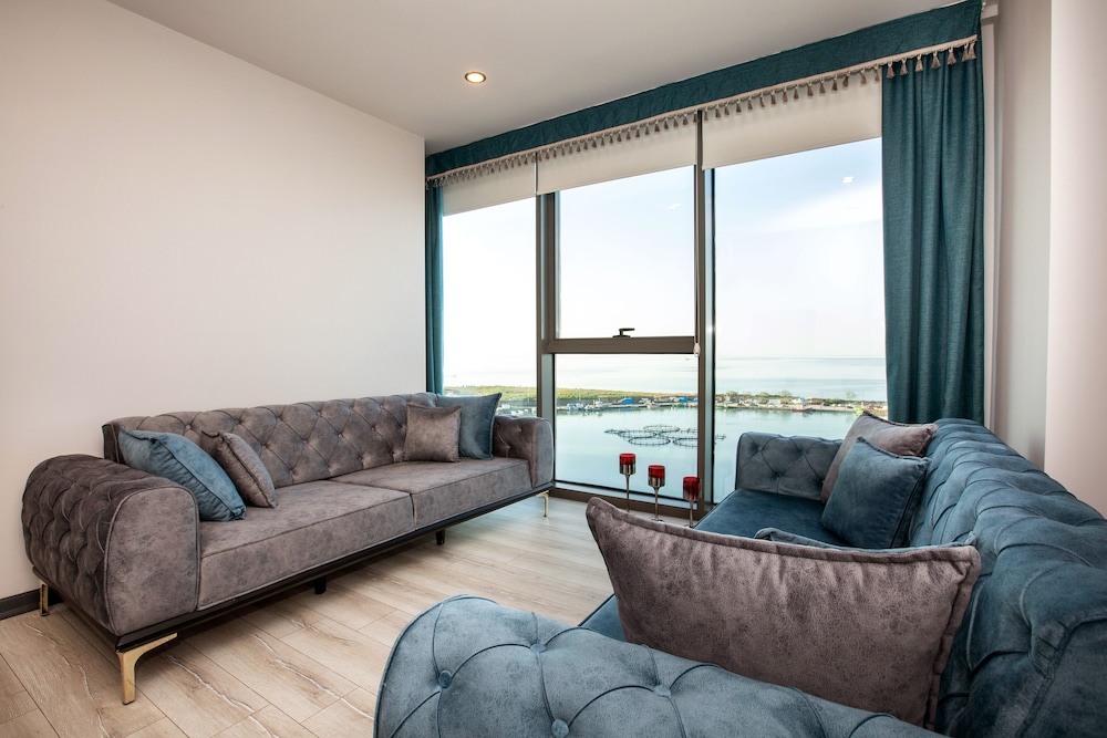 Marina Green Suite Hotel 25/41