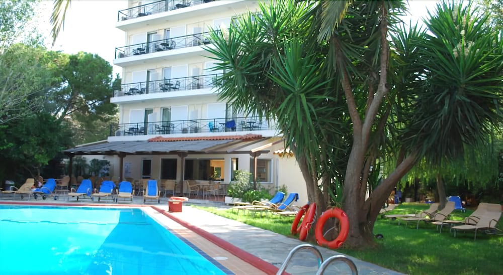Thomas Beach Hotel 20/25