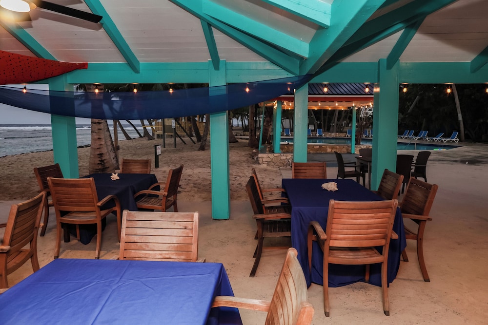 THE PALMS AT PELICAN COVE 44/66