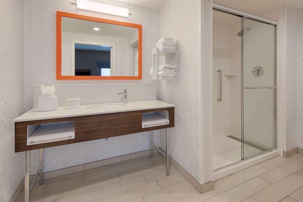 Hampton Inn Santa Cruz West Ca 20/48