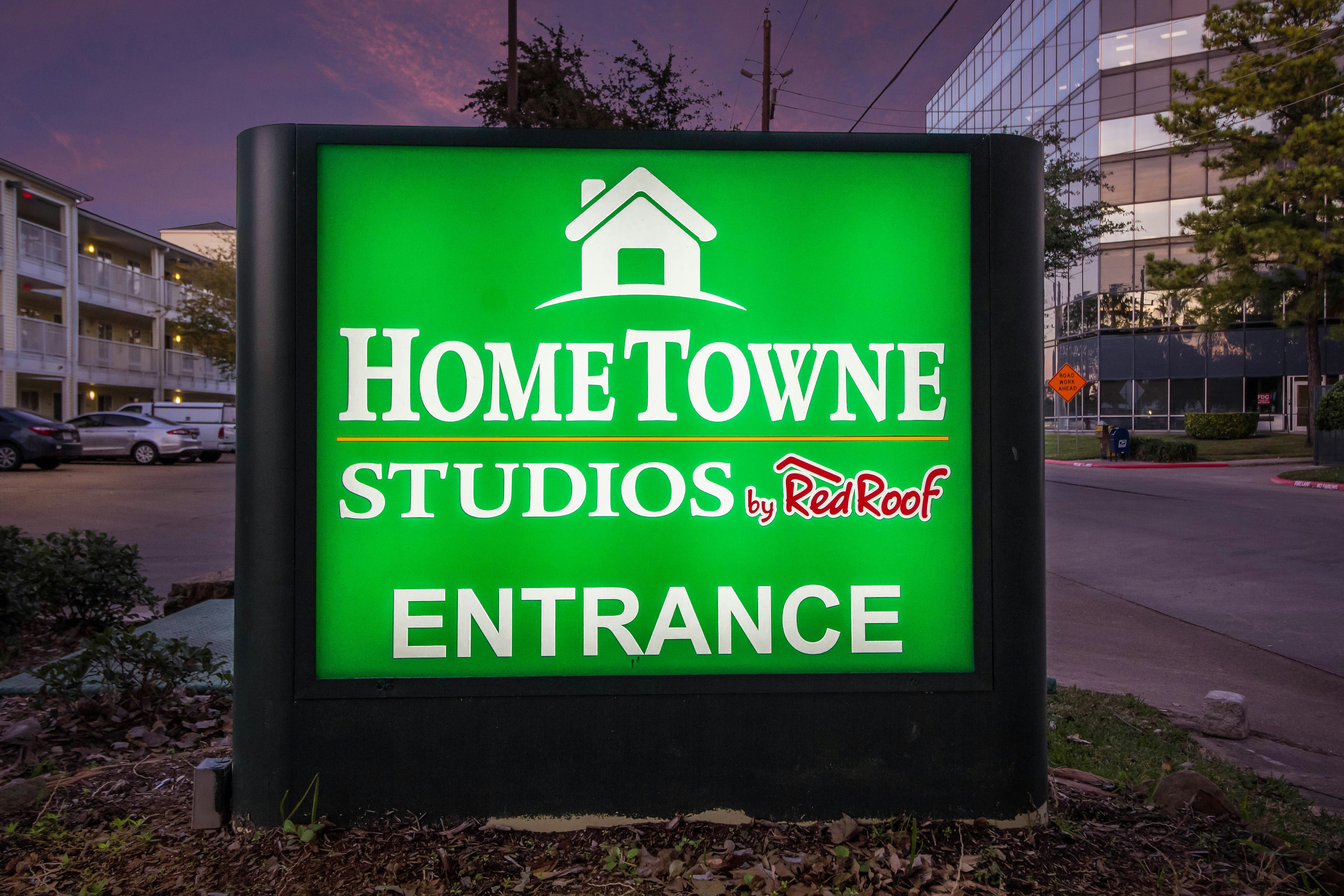 Hometowne Studios Houston - Northwest 19/21