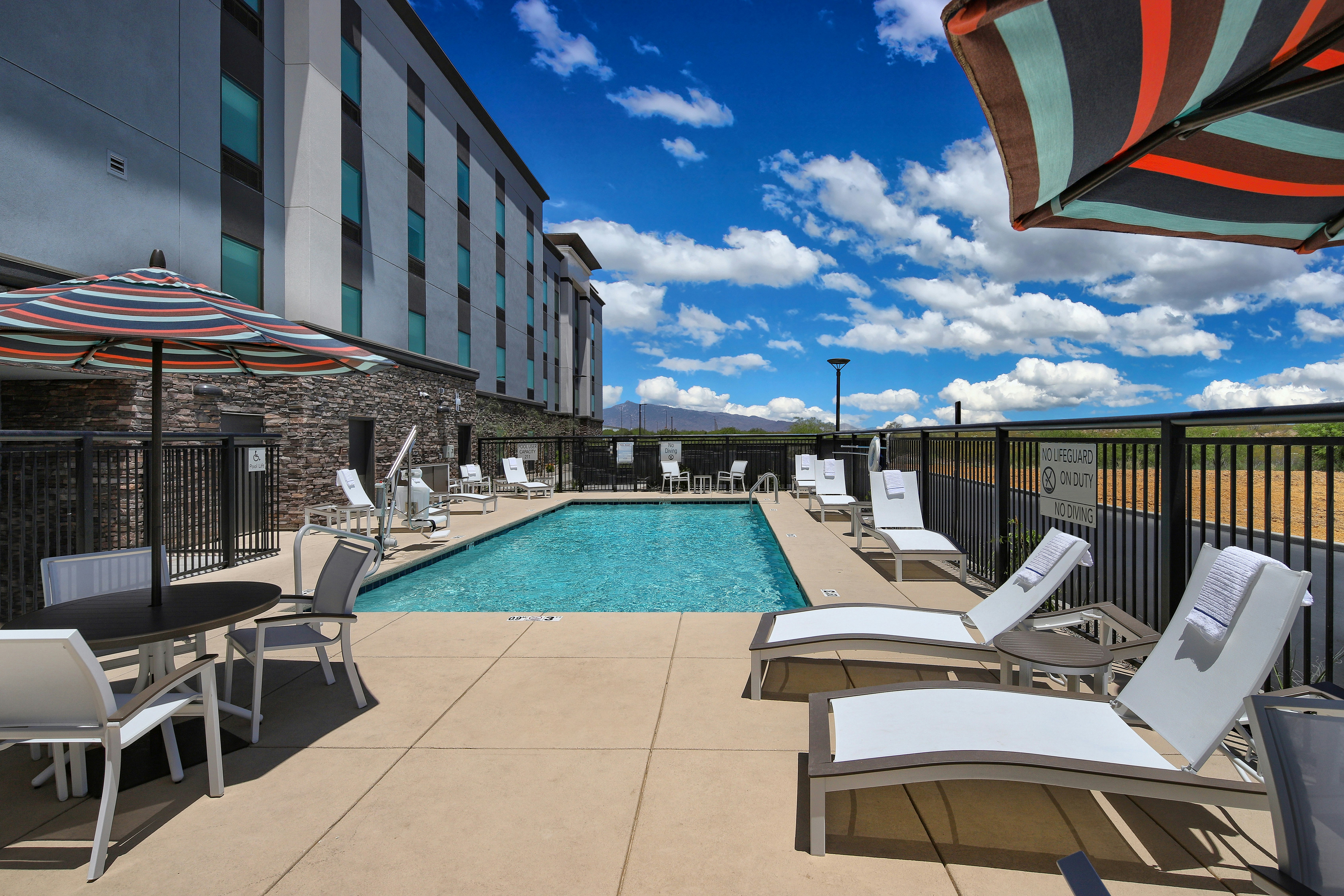 Hampton Inn & Suites Tucson Tech Park Az 40/41