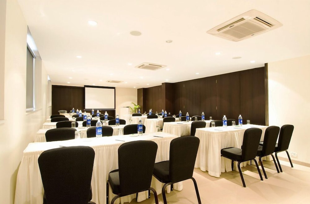 Citrus Hotels Lonavala 26/47
