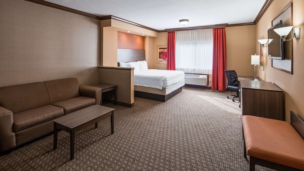 Best Western Plus North Canton Inn & Suites 27/62