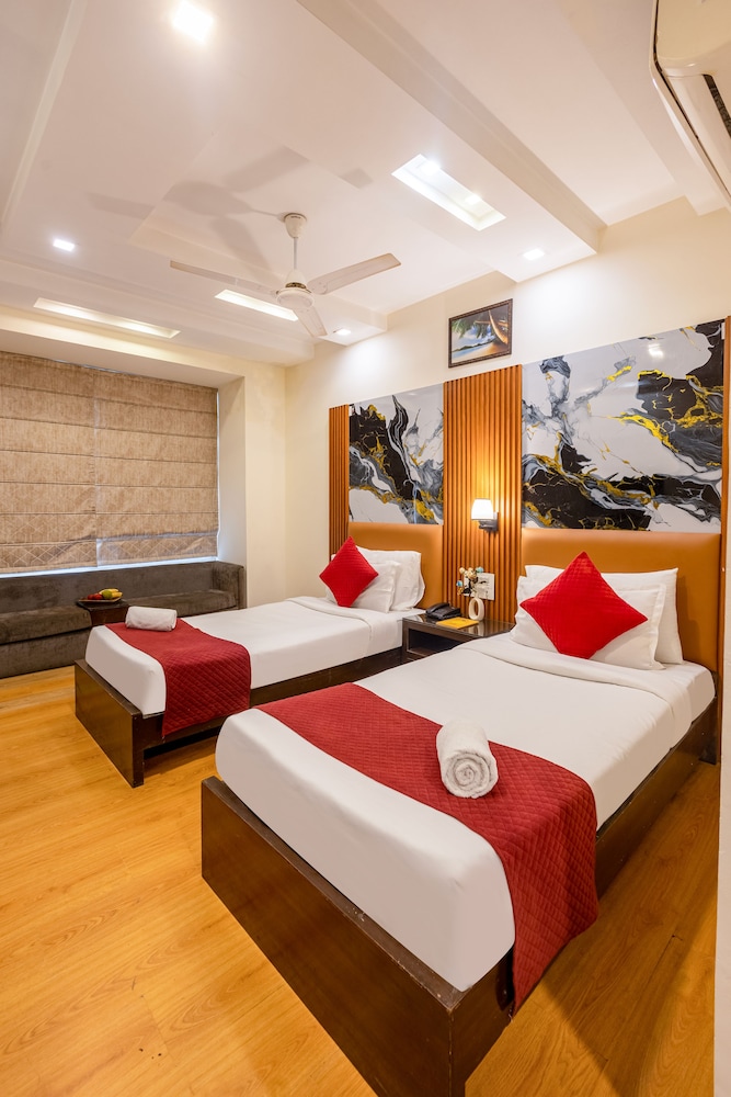 Haris Court Gurgaon 25/50