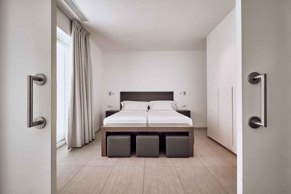 Serenity, 2 Bedrooms, Bliss, Suite, Double and Twin Beds, Sea View