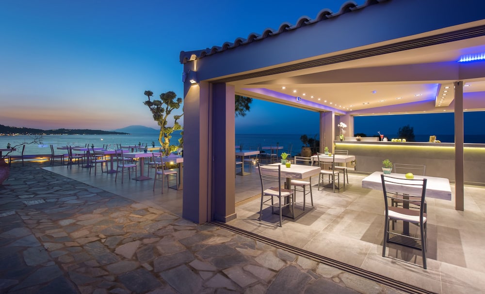 Ionian Hill Hotel 4/50