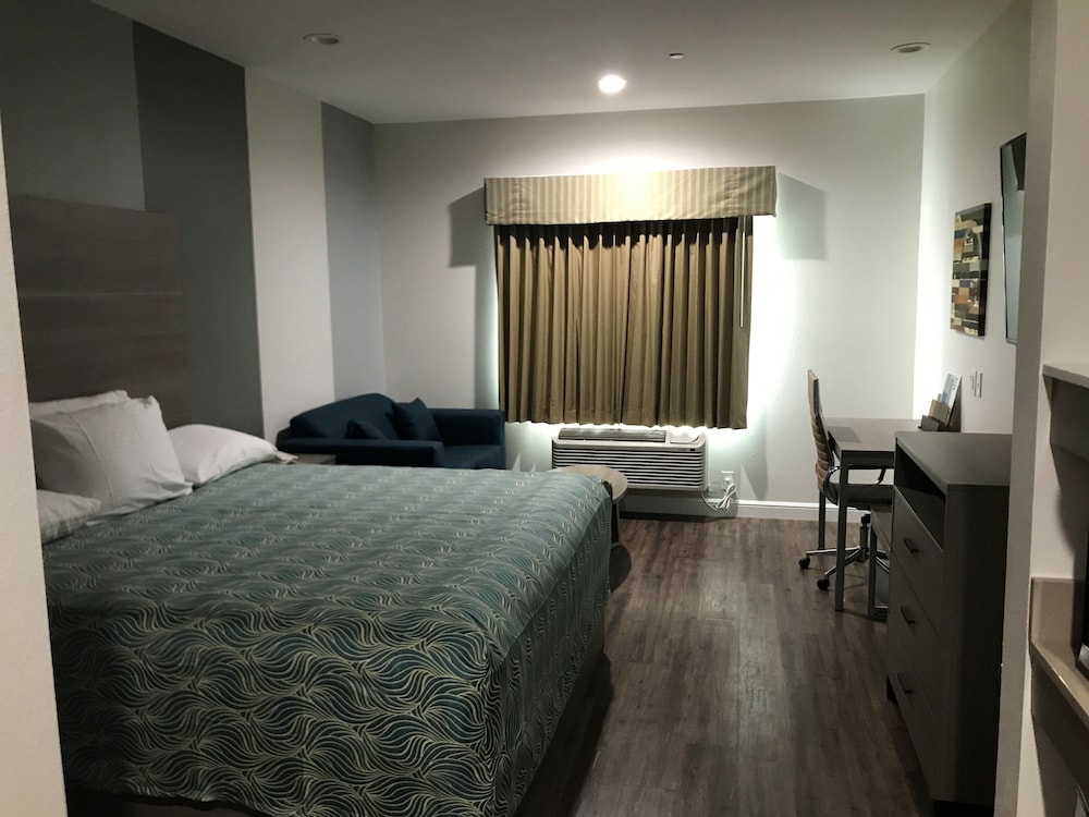 Grand Villa Inn & Suites- Humble 11/27