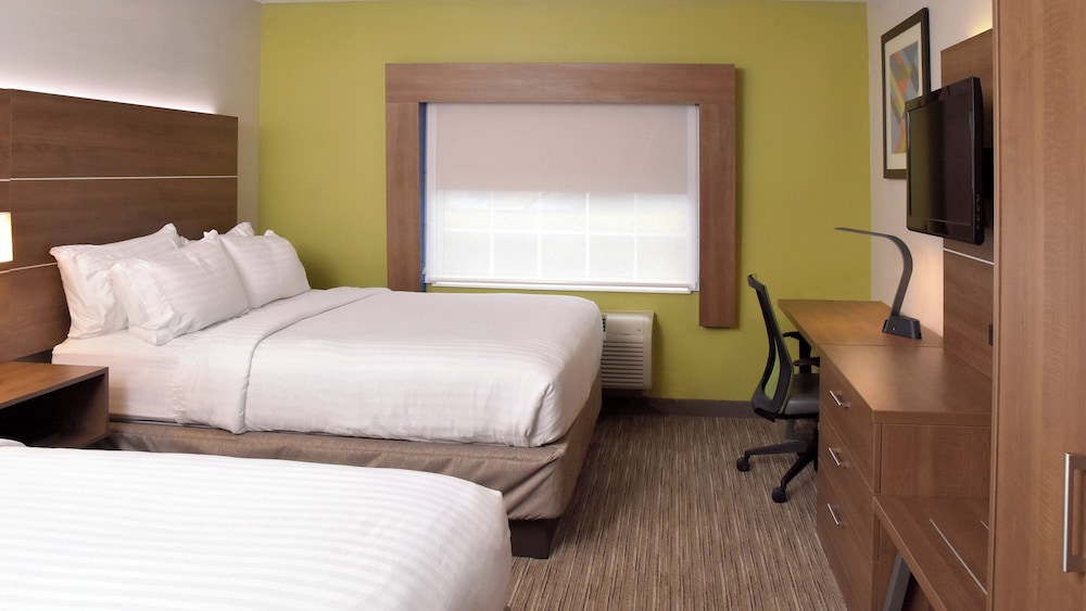 غرفة قياسية بسريرين كوين، Holiday Inn Express Mount Pleasant Scottdale 4/4