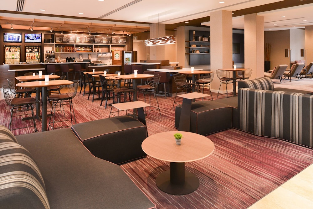 Courtyard By Marriott Toledo North 26/32