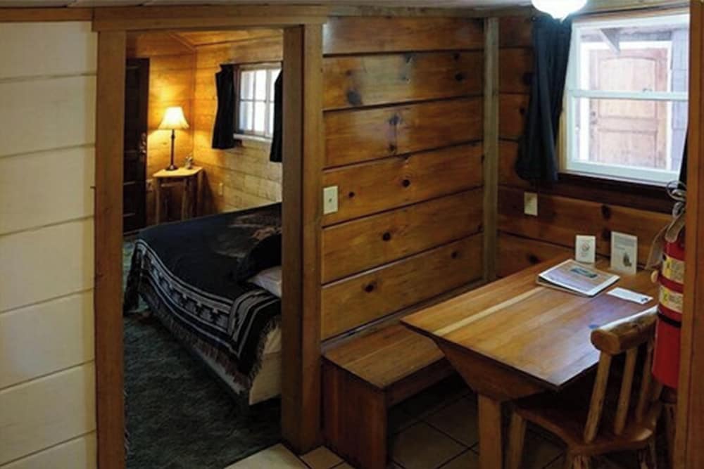 Union Creek Resort 35/50