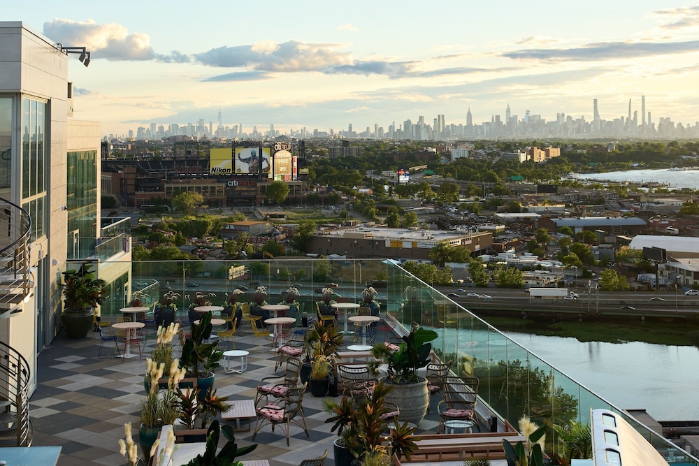 Renaissance New York Flushing Hotel at Tangram 35/44