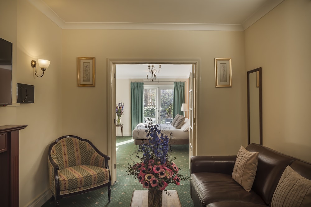 OYO Devonshire Park Hotel 27/33