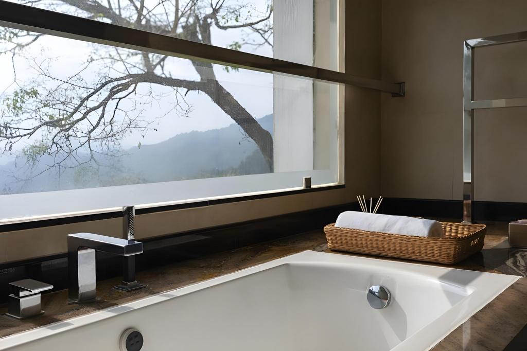 Suite, King Bed, The Panoramic Getaway 6/6