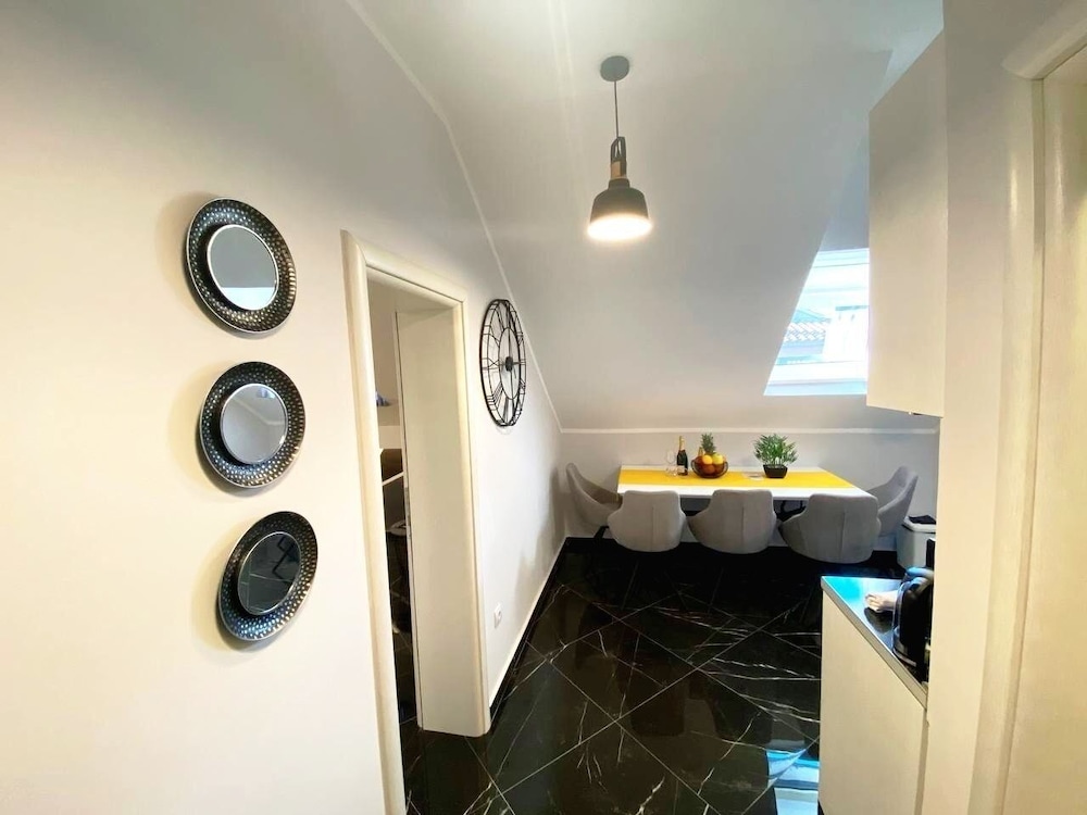 D & Sons Apartments 6/50