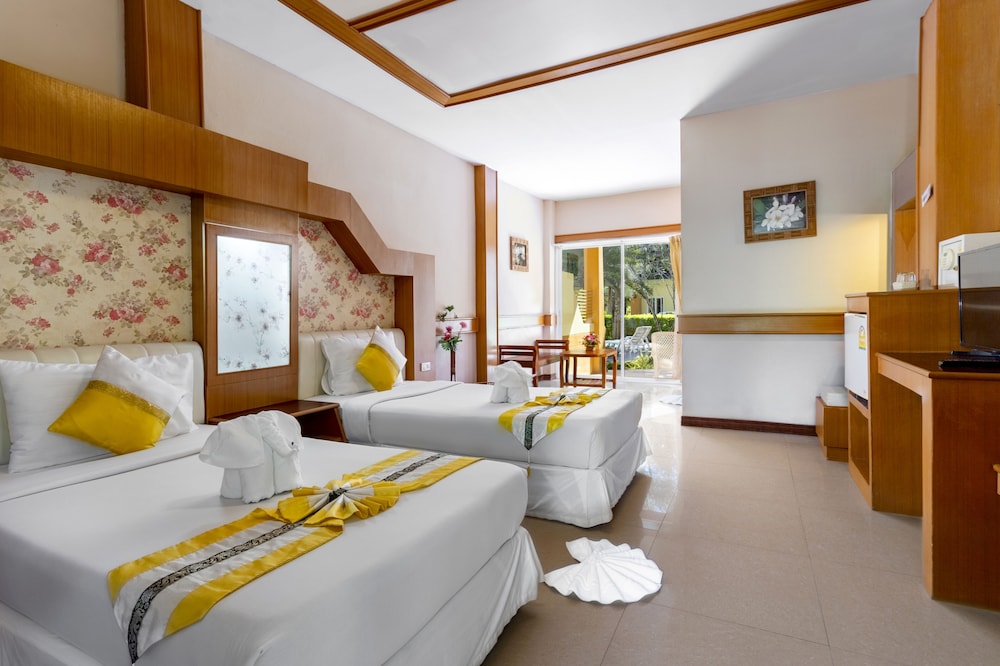 COCONUT BEACH RESORT 32/74