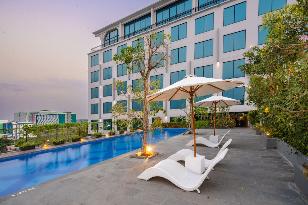 Eastern Hotel Bojonegoro 10/50