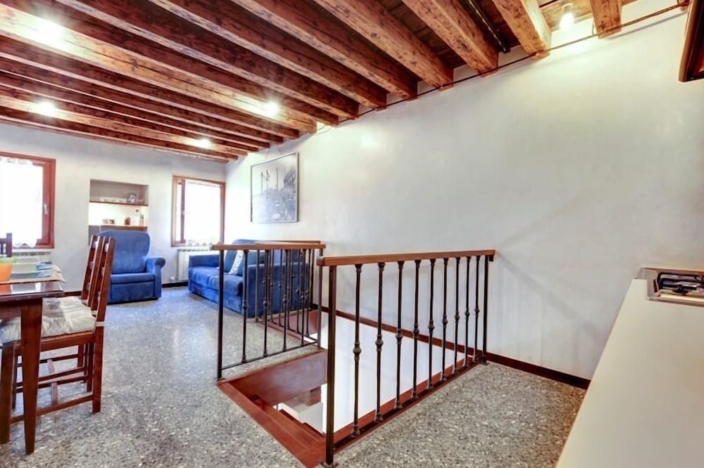 Guggenheim Collection Venice Apartment 12/17