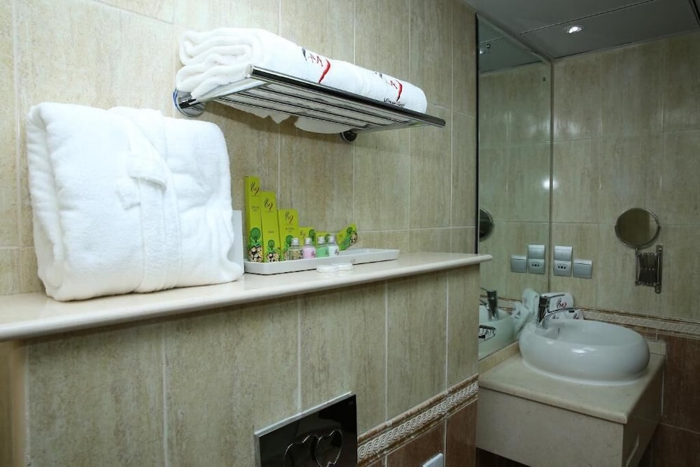 MIRAGE HOTEL AL AQAH 31/35