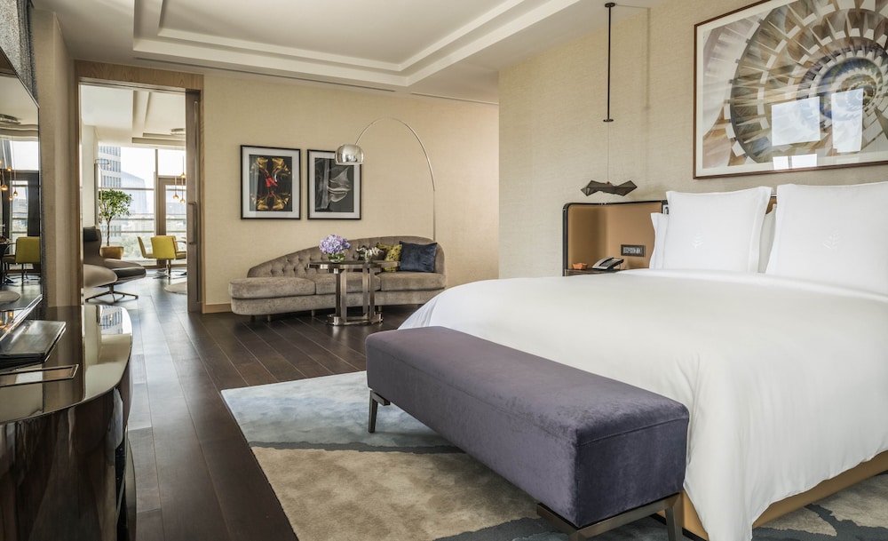 Four Seasons Hotel Dubai International Financial Centre 24/86
