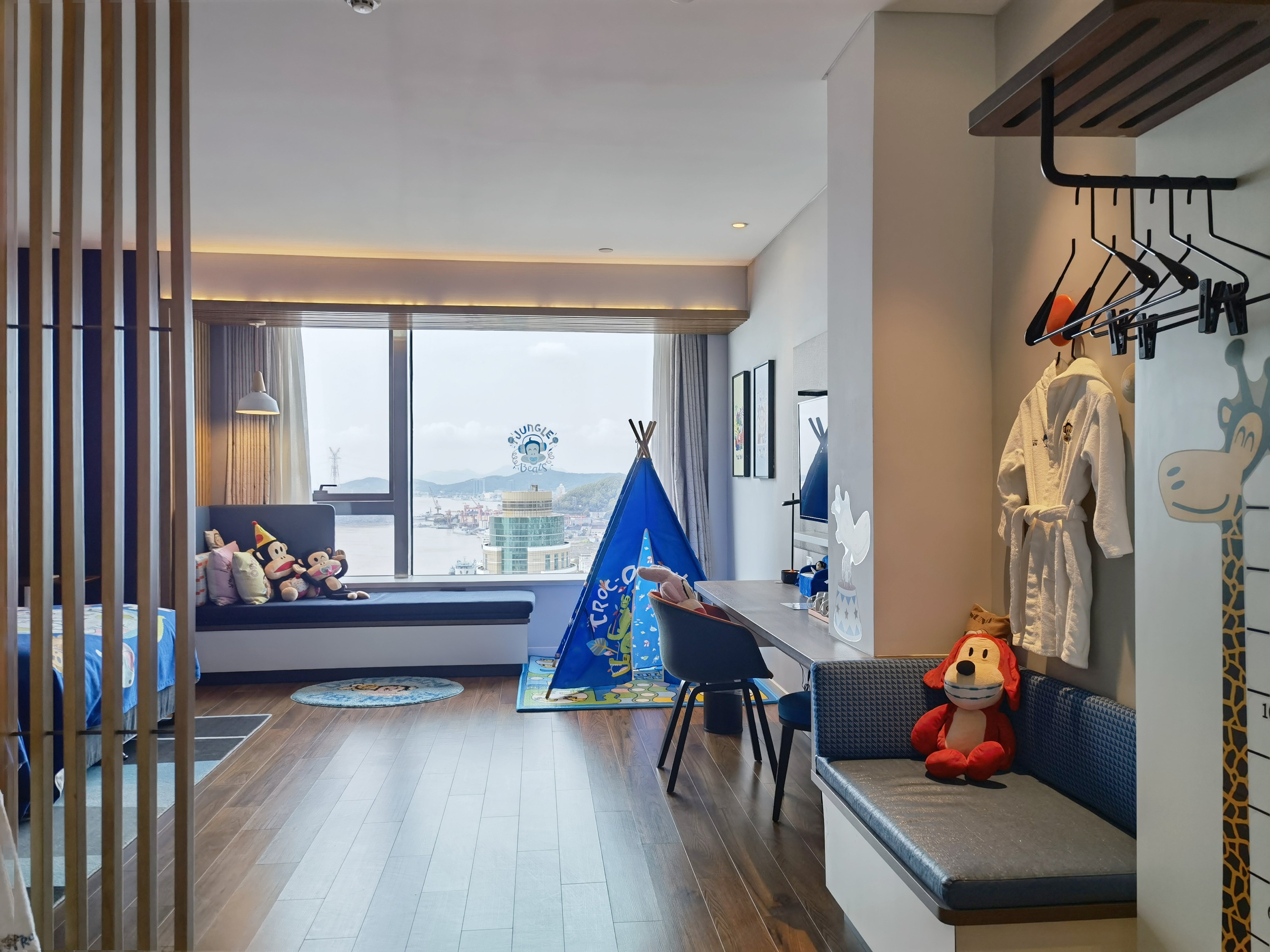 Holiday Inn Express Zhoushan Dinghai 16/39