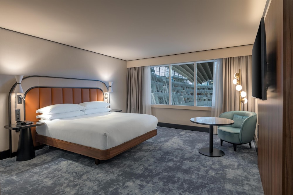 ROOM, KING BED, ACCESSIBLE