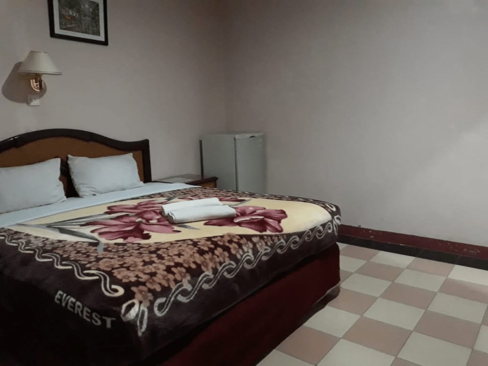 Hotel Parewisata 4/22