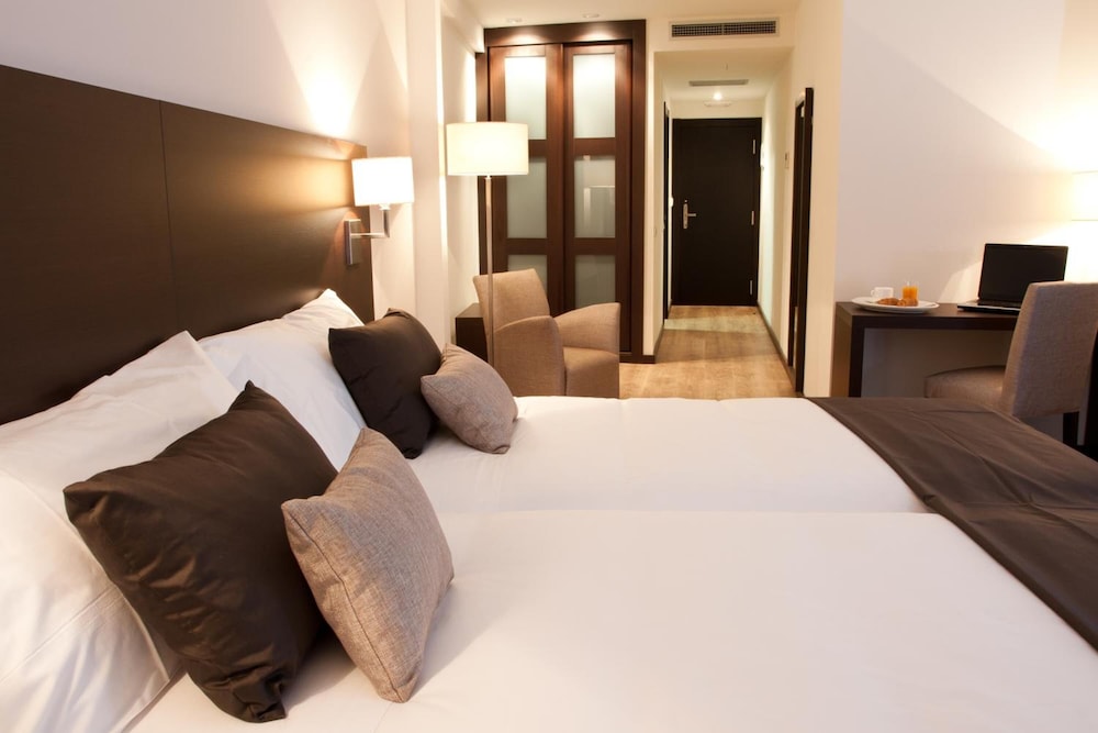 HOTEL PALOMA 6/37